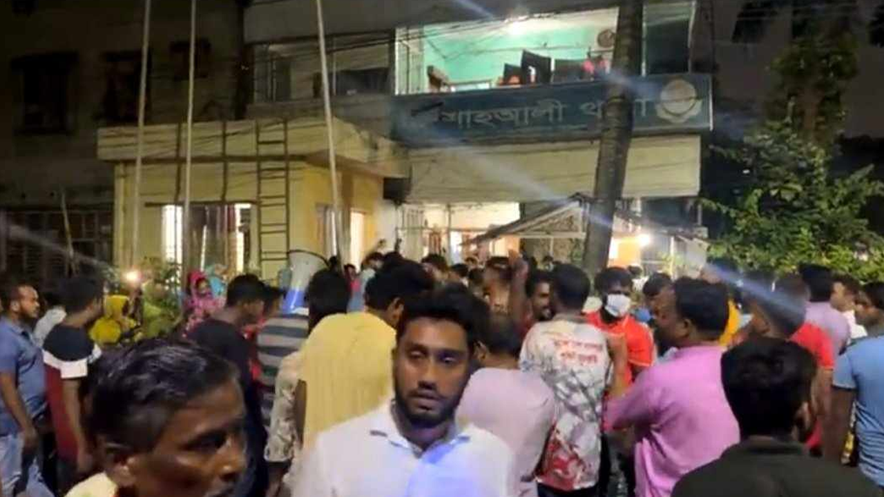 নারীকে মারধর করা বিএনপি নেতার বিরুদ্ধে মামলা না নিতে থানা ঘেরাওয়ের চেষ্টা